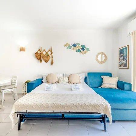 In Old Town - 5 Min Walking To The דירה