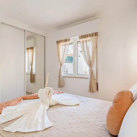 Apartment In Old Town - 5 Min Walking To The *